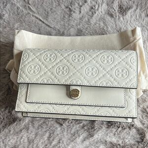 Tory Burch Elegant Cream Quilted Women's Bag